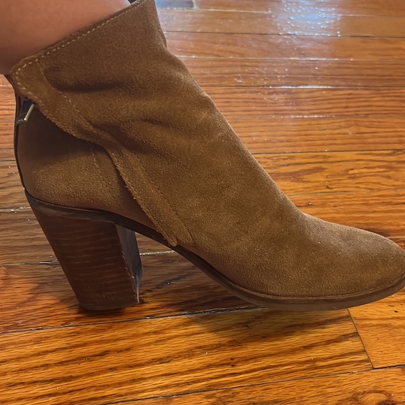 Dolce Vita Stunna Booties - Picture 4 of 7